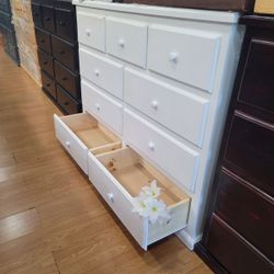 Pinewood Dresser New White New $479