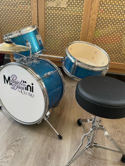 Kids drum set