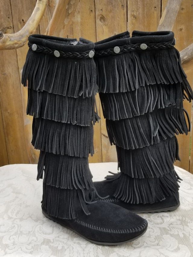 5 Layer Fringe Boot by MINNETONKA * size 10