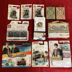Lot Of Harry Potter Mixed New Items Diecast Cars + Figs. + Necklace + Cards (VALENCIA) $60