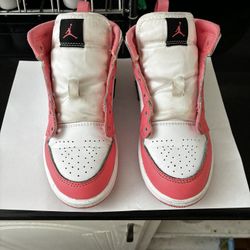 Size 13c Youth Jordan 1’s 