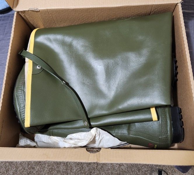 Lacrosse Big Chief Wader In Box for Sale in Seattle, WA OfferUp
