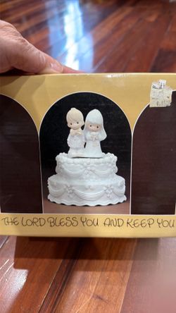 Precious Moments -Bride and Groom on Wedding Cake