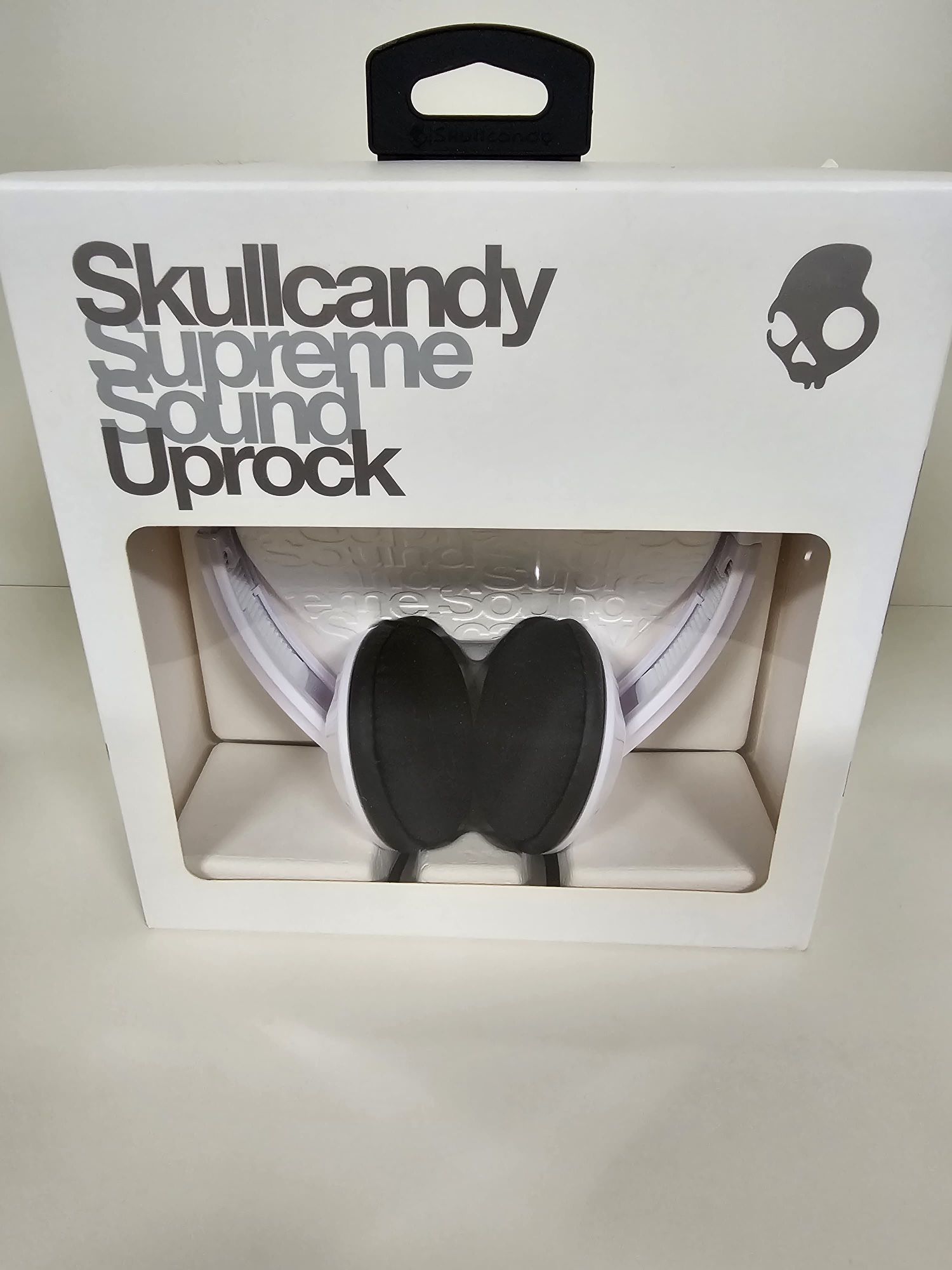 Lot of 21 Brand New Skullcandy Supreme Sound Uprock Headphones in White