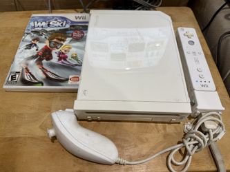NINTENDO WII BUNDLE TESTED AND WORKING- HAS PAPER MARIO AND MARIO 3 INSTALLED