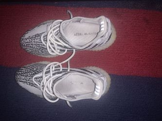 Yeezy size 9