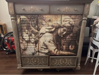Dresser
