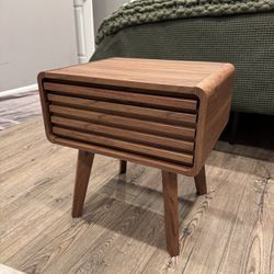 Nightstand 19x15x20H