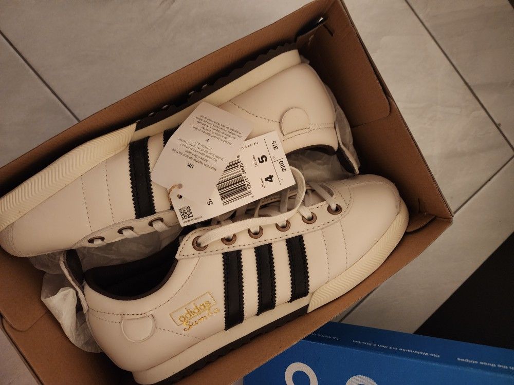 Samba Adiddas Size 4 beige