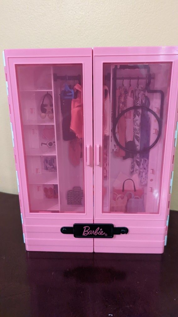 Barbie Closet Set