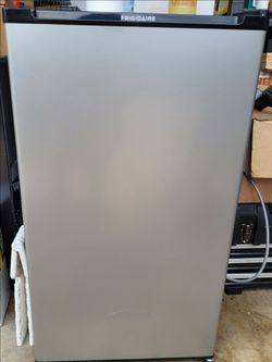 Frigidaire Mini Fridge