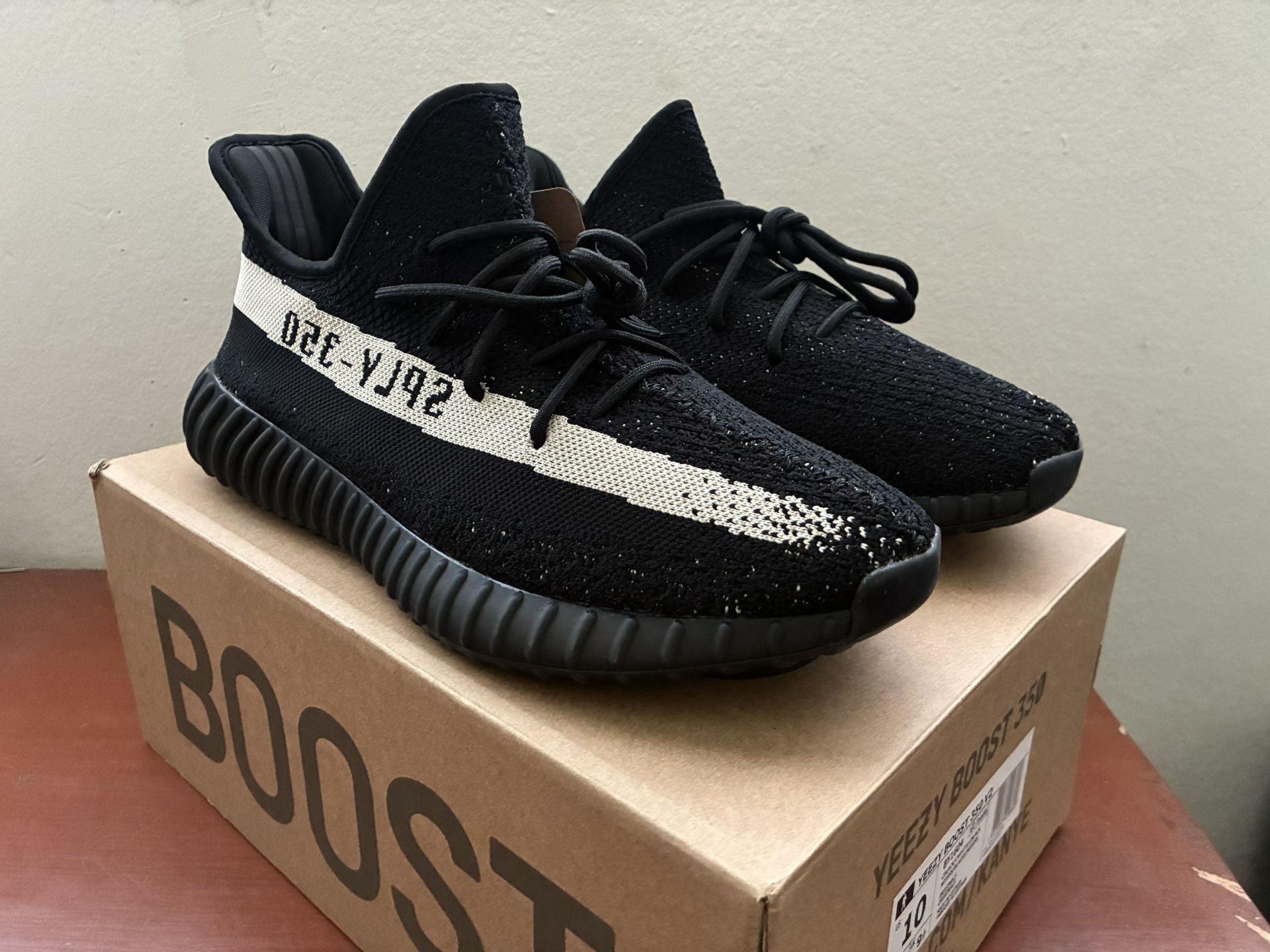 Adidas Yeezy Oreo Men’s Size 10