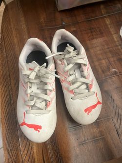 Kids Puma Soccer Cleats Size 11