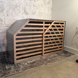 Beautiful Dog Kennel (for dogs up to 80lbs)