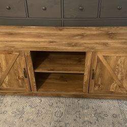 TV STAND WOOD EXCELLENT CONDITION 