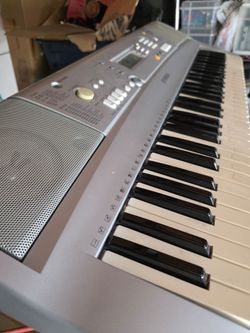 Yamaha keyboard - YPT-300