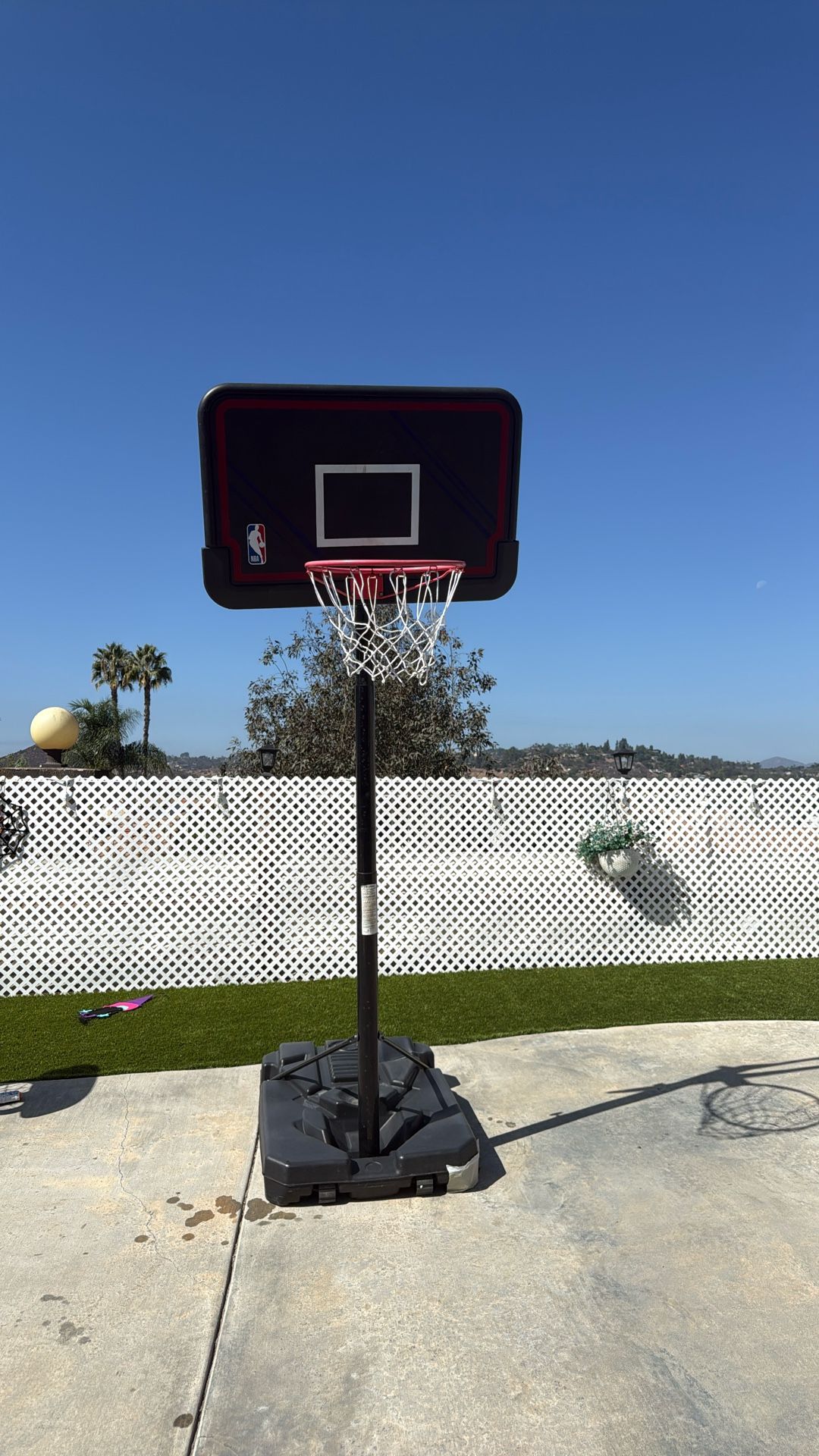 Basketball Hoop - needs Repairs 