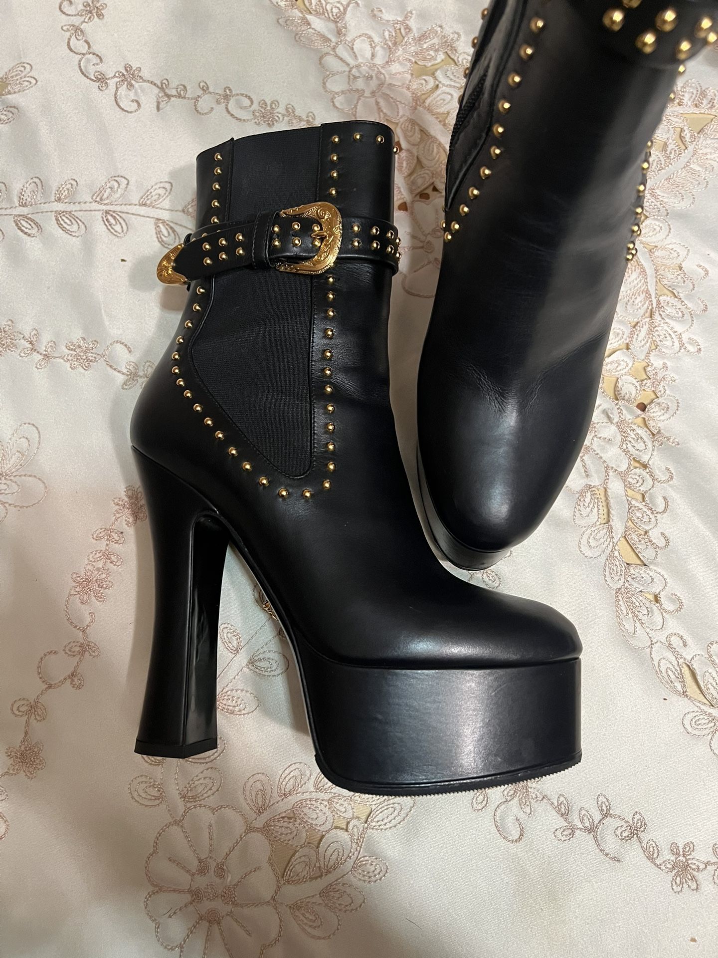 Vers*ce- Woman’s Heel Boot.- black