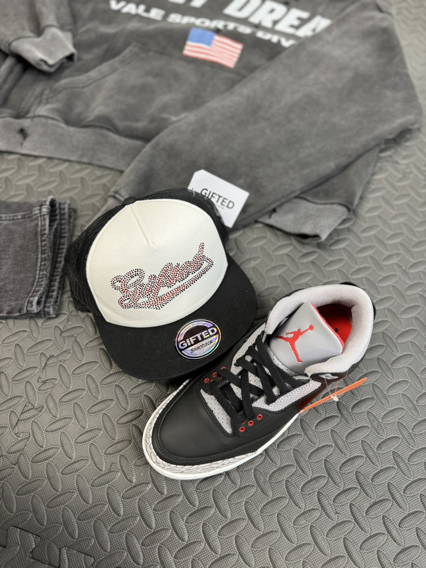 Air Jordan Retro 3 Gifted
