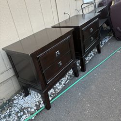 $$135-Set of 2 (son dos) heavy bedside tables made very sturdy, not in perfect condition, as they are used , but still lots of life left in them. You 