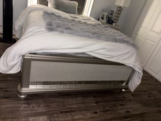 Luxurious bed frame