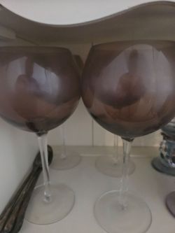 SET OF 4 PURPLE WINE GLASSES,  NEW NO BOX