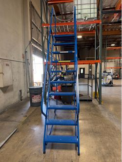 10 steps warehouse ladder