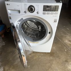 LG Stackable Washer/dryer