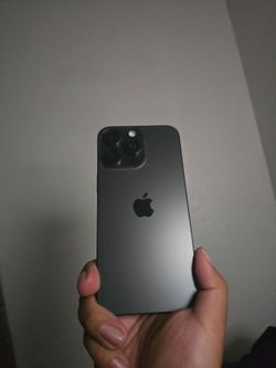 Iphone 15 Pro Max w/ Otterbox Defender case