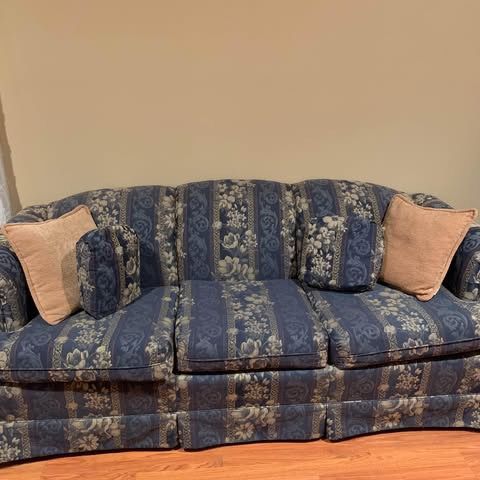 Thomasville Floral Sofa Couch