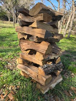Premium Seasoned split Oak Firewood - $30🔥