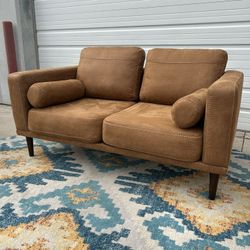 Luxury Loveseat Couch (Free Delivery)