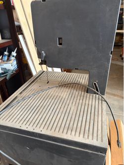 Craftsman bandsaw.