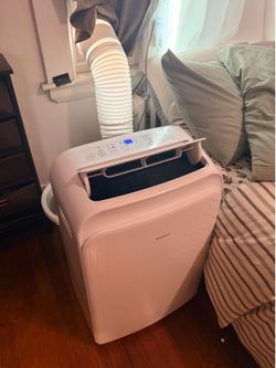 Insignia 250 Sq. Ft. 6,000 BTU Portable Air Conditioner - White