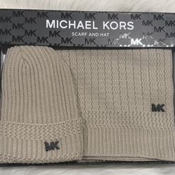 Michael Kors Hat & Scarf 🧣 
