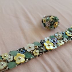 Designer New Daisy Shell and Jade Hand carved bracelet and Ring