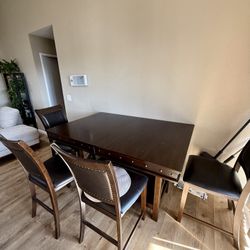 Dining Table & 4 Chairs