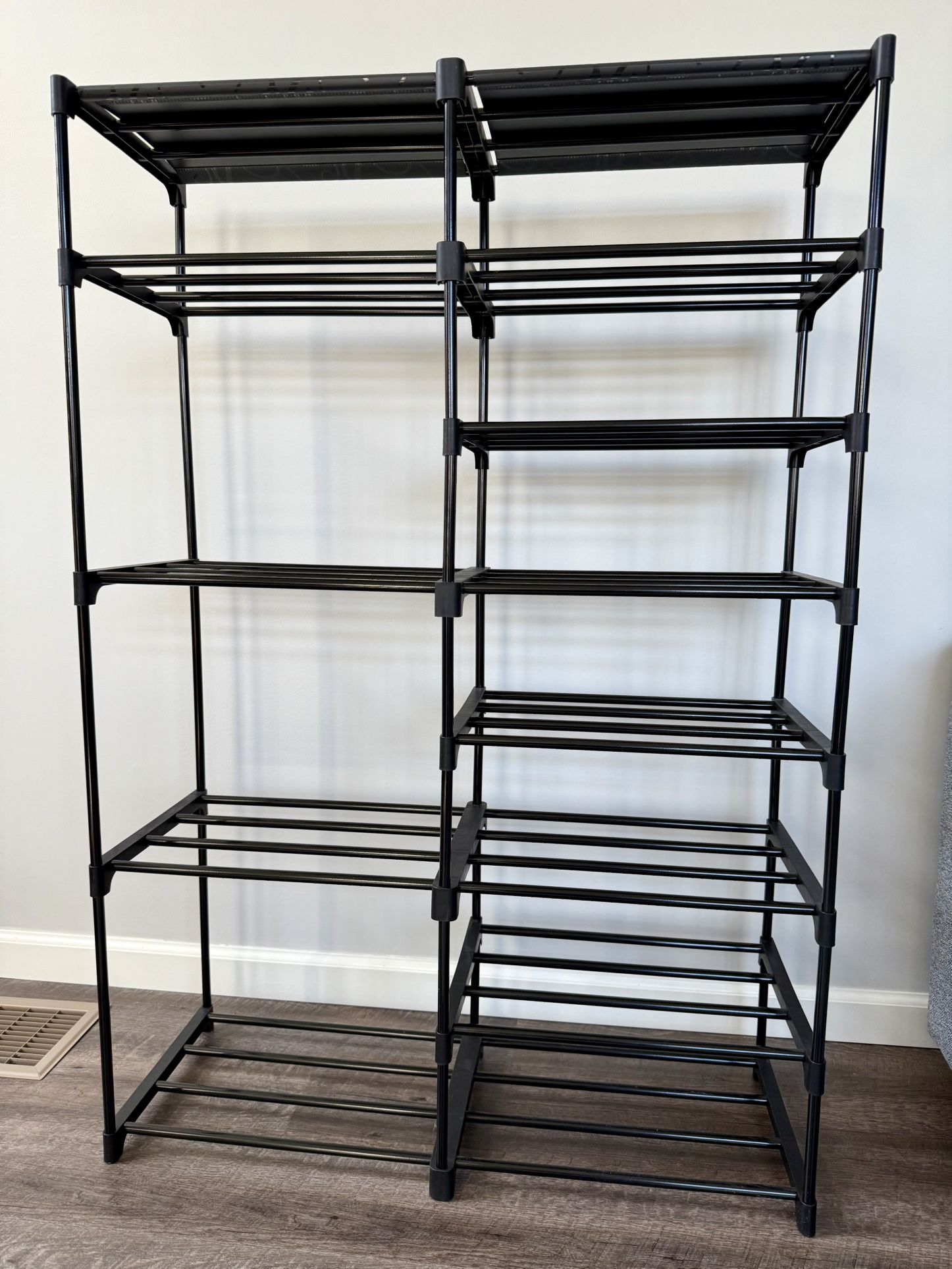 8 Tiers Shoe Rack in Excellent condition.