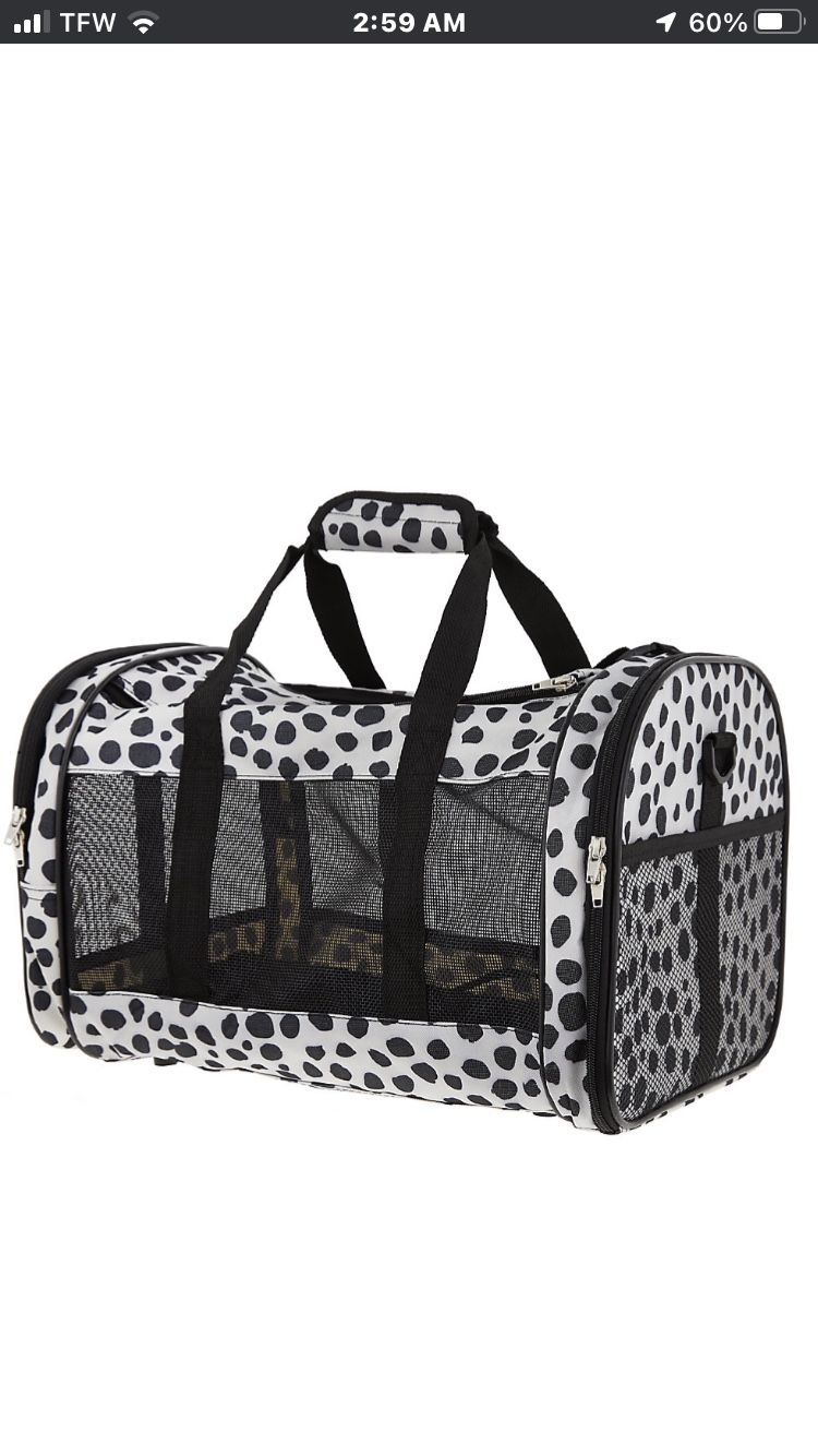 NEW Spotted SoftSided Cat / Small Pet Carrier ** Retails For 35 An