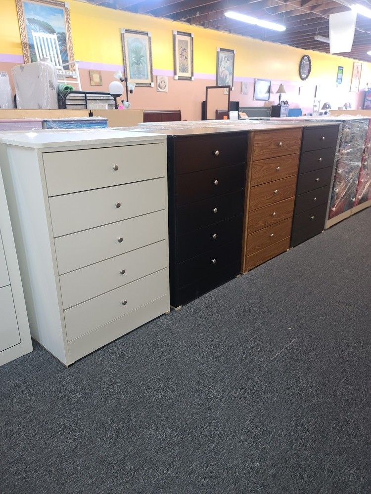 👉 DRESSERS BEDS COUCHES & More
