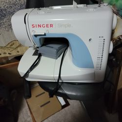 Singer Simple Portable Sewing Machine Great Shape