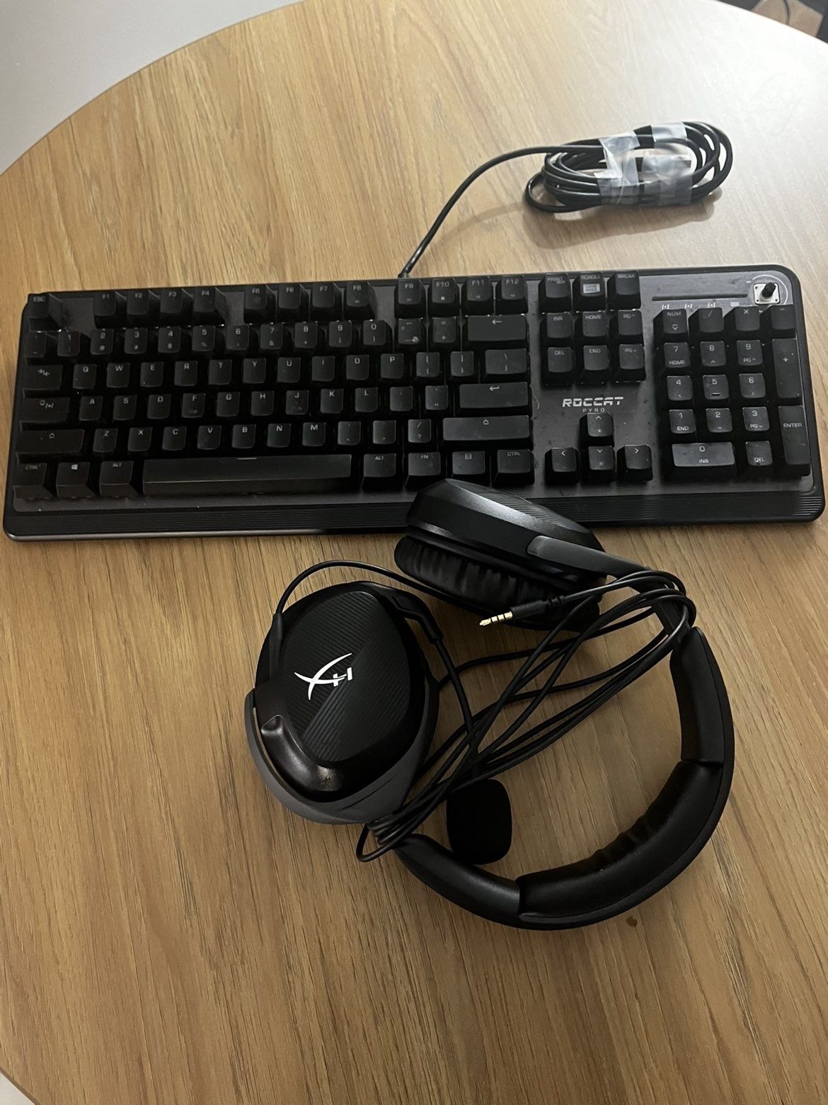 Keyboard and headset