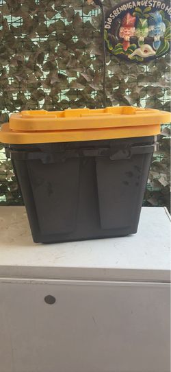 Set of two containers