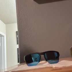 Men’s Oakly Sunglasses