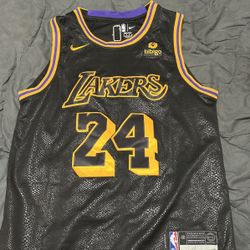 kobe black mamba jersey 