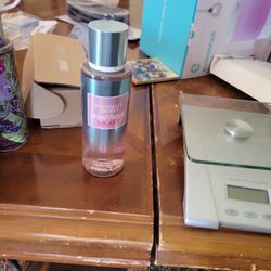 Victoria's Secret Velvet Petals Splash Fine Mist 8.4fl oz/250mL