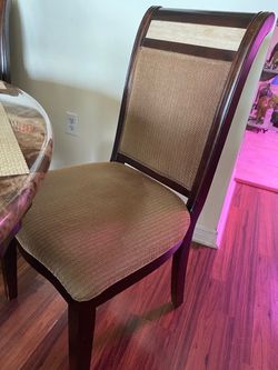 Set of 4 dining chairs