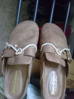 Women's shoes size 8