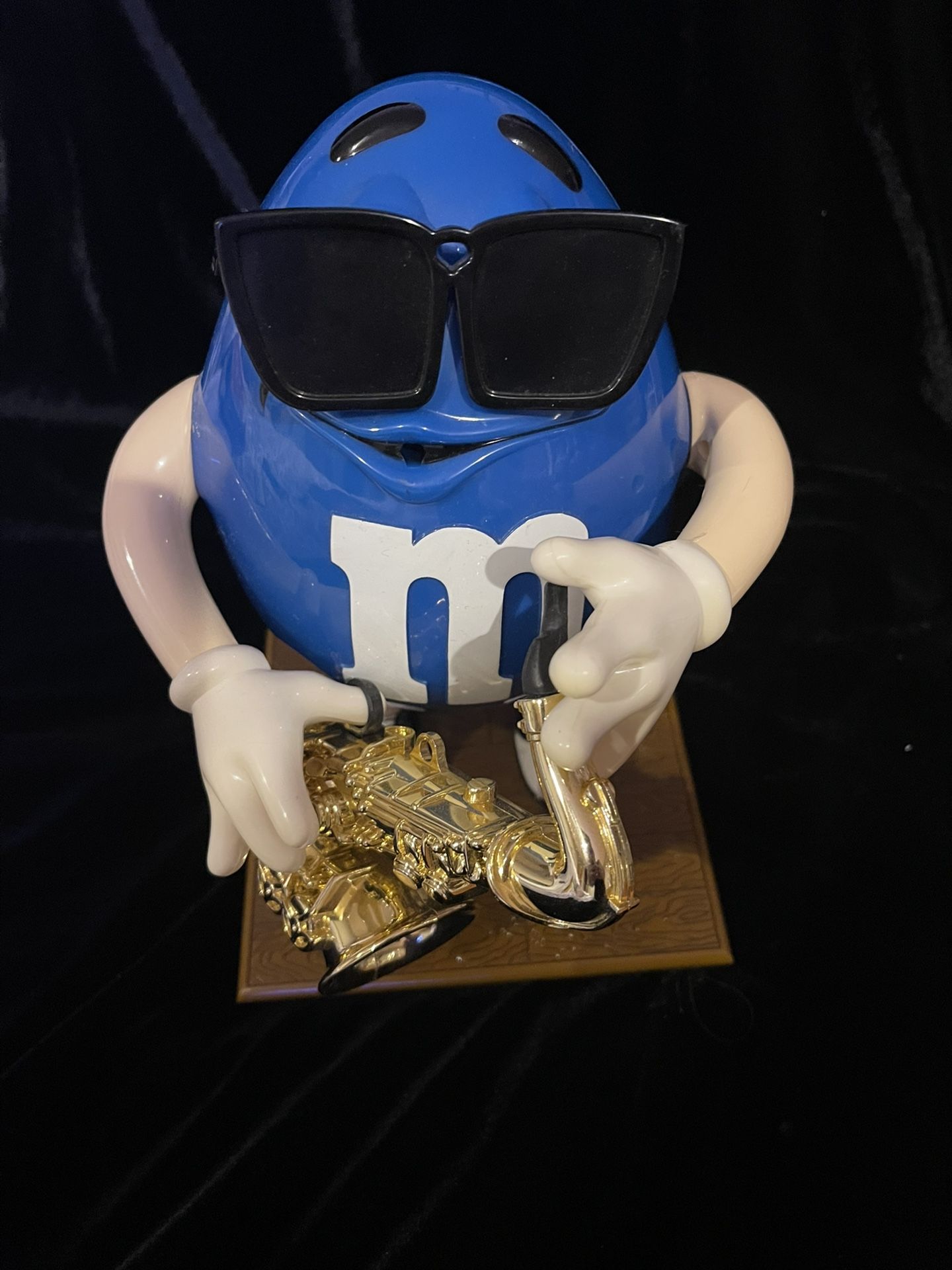 M&M BLUES CAFE Dispenser w/ Saxophone Blue Peanut Limited Edition Without A Box