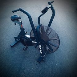 Rogue Echo AirBike – Ultimate Full-Body HIIT Machine for Home Gym Workouts